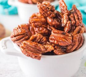 honey roasted pecans in air fryer, Honey roasted pecans in white mini cocotte