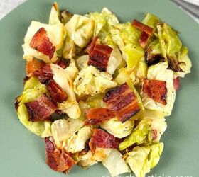 baked cabbage with bacon simple and delicious, Baked cabbage with bacon on a green plate