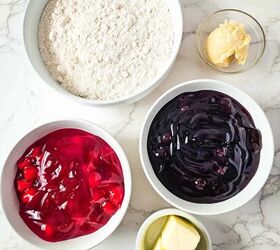 All you need is 4 ingredients and 5 minutes for this perfect summer dessert