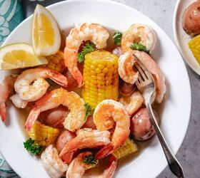 Boiled Shrimp With Potatoes and Corn
