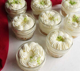 These cute little no-bake cheesecake jars only take 7 ingredients and just a few minutes to make