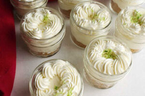 These cute little no-bake cheesecake jars only take 7 ingredients and just a few minutes to make