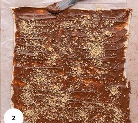 nutella in puff pastry, Spreading Nutella and ground hazelnuts on the puff pastry