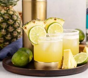 pineapple margarita, Pineapple Margarita with Pineapple and Lime Garnish on a Tray
