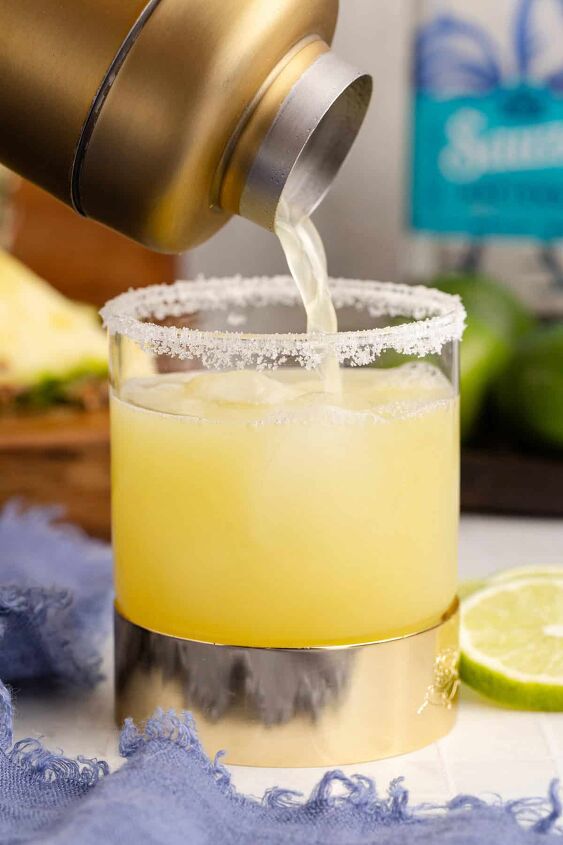 pineapple margarita, Pineapple Margarita being strained into a glass