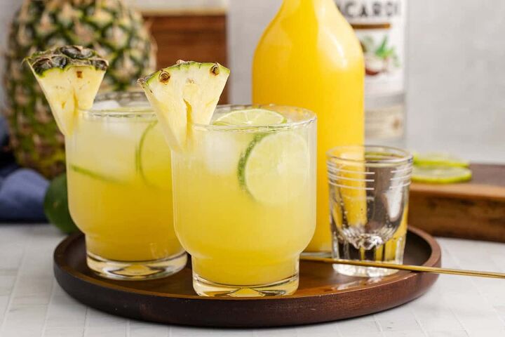 pineapple rum cocktail, Pineapple Rum Cocktail on a Tray