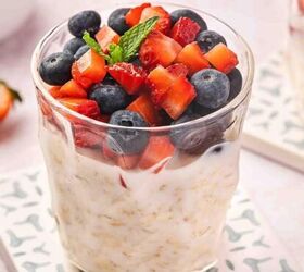 high protein banana split yogurt recipe for breakfast, Freshly made cold overnight oats with oat milk maple syrup and mixed berries in a glass jar