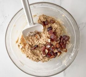Mix 3/4 cup of rolled oats with THIS for a dessert that will literally melt in your mouth