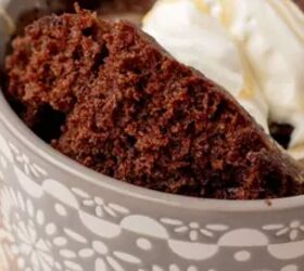 This chocolate mug cake is the perfect go-to for those chocolate cravings
