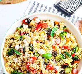 This quick & easy Italian pasta salad is literally the perfect side dish