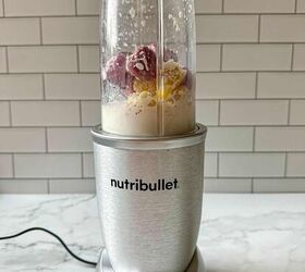 bahama mama smoothie tropical smoothie cafe copycat, Smoothie ingredients in a blender