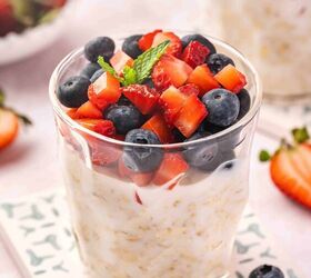 5-Ingredient Blueberry Strawberry Overnight Oats