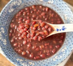 easy red bean soup instant pot recipe you must try, Close up of warm red bean soup in a pretty blue and white color bowl 252