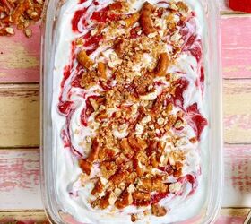 no churn strawberry pretzel ice cream
