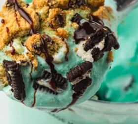 Inspired by everyone's favorite blue cookie-loving character, this treat is whimsical!