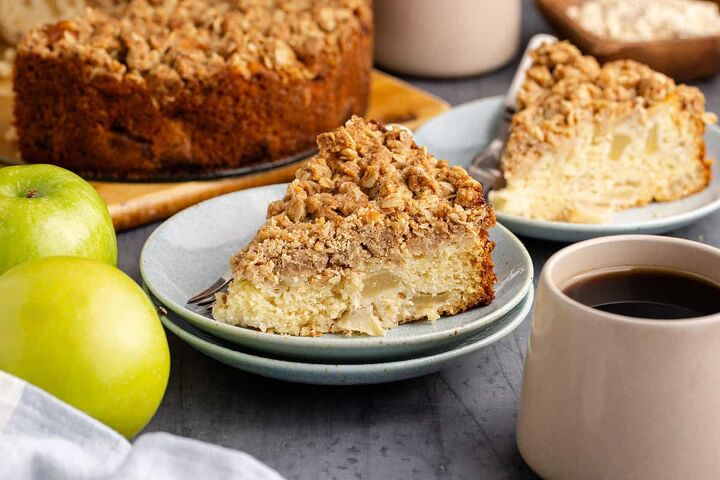apple coffee cake recipe, Apple Coffee Cake served on plates