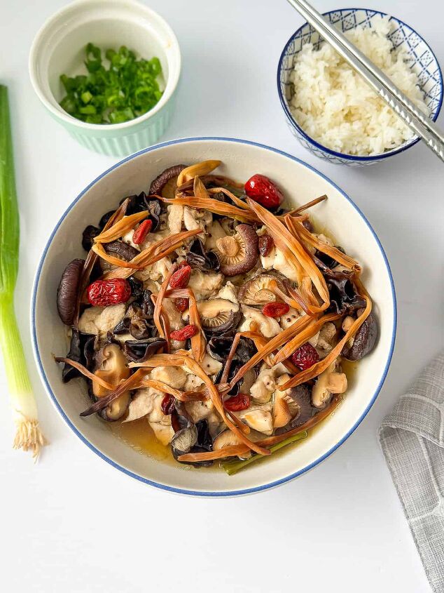 Moist and Flavorful Chinese Steamed Chicken Recipe | Foodtalk