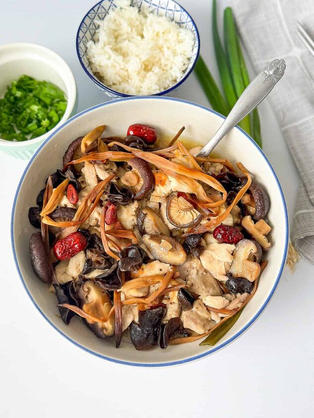 Moist and Flavorful Chinese Steamed Chicken Recipe | Foodtalk