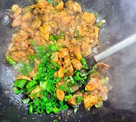 classic chinese scallion chicken recipe in 30 minutes, Cooking chinese scallion chicken in a wok