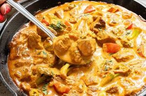 What makes this Thai beef curry recipe a weeknight favorite