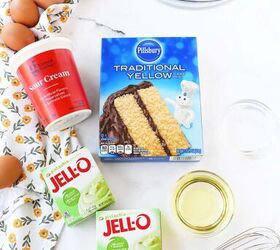 This gorgeous pistachio bread is SO easy to make!