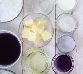 These cake mix cupcakes are STUNNING and totally not what you're expecting