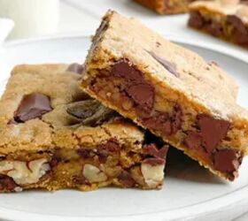 These bars are perfectly soft & chewy with ooey-gooey centers