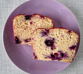 If you like cakes that are light, fresh, & moist, this one is just the thing