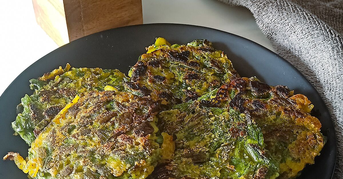 Crispy Spring Onion Rice Fritters | Foodtalk