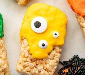 Halloween Rice Krispie Treats (Easy Homemade Treat)