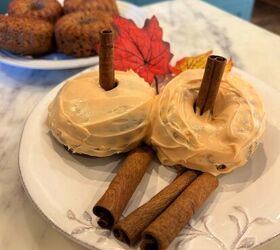 These pumpkin-shaped mini bundt cakes are completely adorable