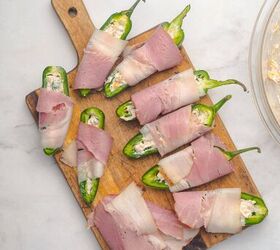 air fryer bacon wrapped jalapeno poppers, Sliced jalapeno peppers are filled with a cream cheese mixture and wrapped with bacon slices