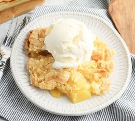 This 3-ingredient peach dump cake is something everyone has to try!