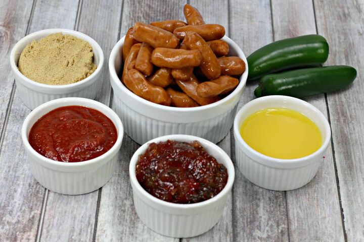 crockpot little smokies, ingredients including little smokies brown sugar chili sauce jalapeno jelly and chicken broth