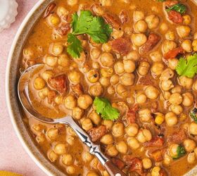 Easy 5-Ingredient Chickpea Curry (Vegan Dinner in Minutes)
