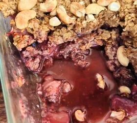 chia berry oat crumble, A dish displaying chia berry oat dessert witha nutty oat rumble topping
