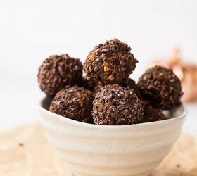 pumpkin spice protein energy balls, PUMPKIN SPICE ENERGY BALLS IN WHITE BOWL
