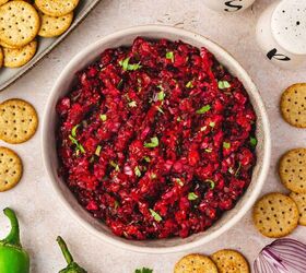 easy cranberry jalapeno salsa holiday dip made with frozen cranberri, Colorful cranberry jalape o salsa in white bowl with multigrain crackers on side
