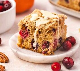 the best cranberry orange coffee cake with crunchy streusel, Freshly baked cranberry orange coffee cake topped with golden streusel and a drizzle of yogurt orange glaze