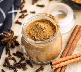 You should try this easy homemade pumpkin pie spice at least once in your life