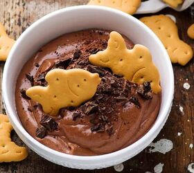 edible brownie batter recipe quick and easy dessert, Overhead image of Edible Brownie Batter in a white bowl with cookies