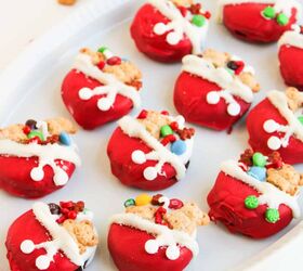 Easy Christmas Oreos: Santa's Toy Bag Oreos Recipe