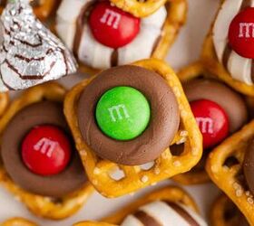 pretzel christmas treats, Christmas Pretzel Treats stacked on top of each other