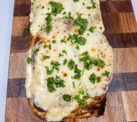 chicken alfredo bread boat, Chicken topped with melted cheese and fresh herbs perfect for Italian cooking recipes