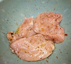 lemon ricotta pasta with grilled chicken, Marinate the Chicken