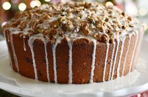 Christmas morning just got sweeter with this Christmas morning coffee cake!
