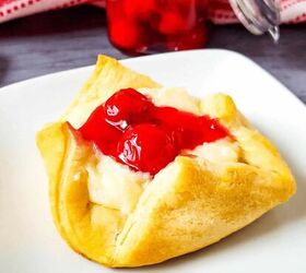 These cherry cheesecake bites are the perfect treat for parties or as an after-dinner indulgence