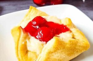 These cherry cheesecake bites are the perfect treat for parties or as an after-dinner indulgence