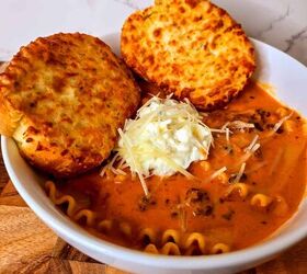 lasagna soup, Lasagna Soup with Garlic Bread