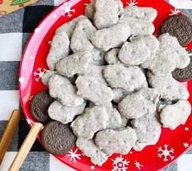 Cookies and Cream Pretzel Thins